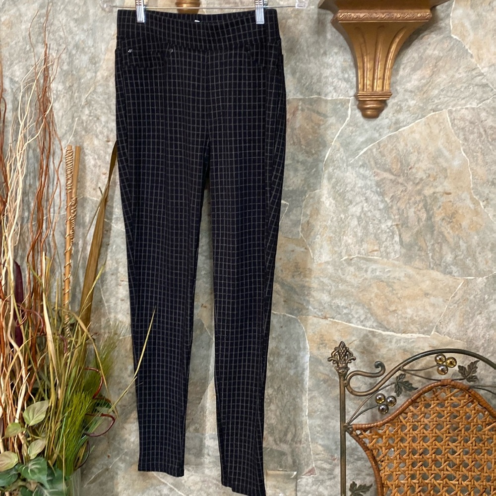Seven 7 pull on leggings premium quality brand medium